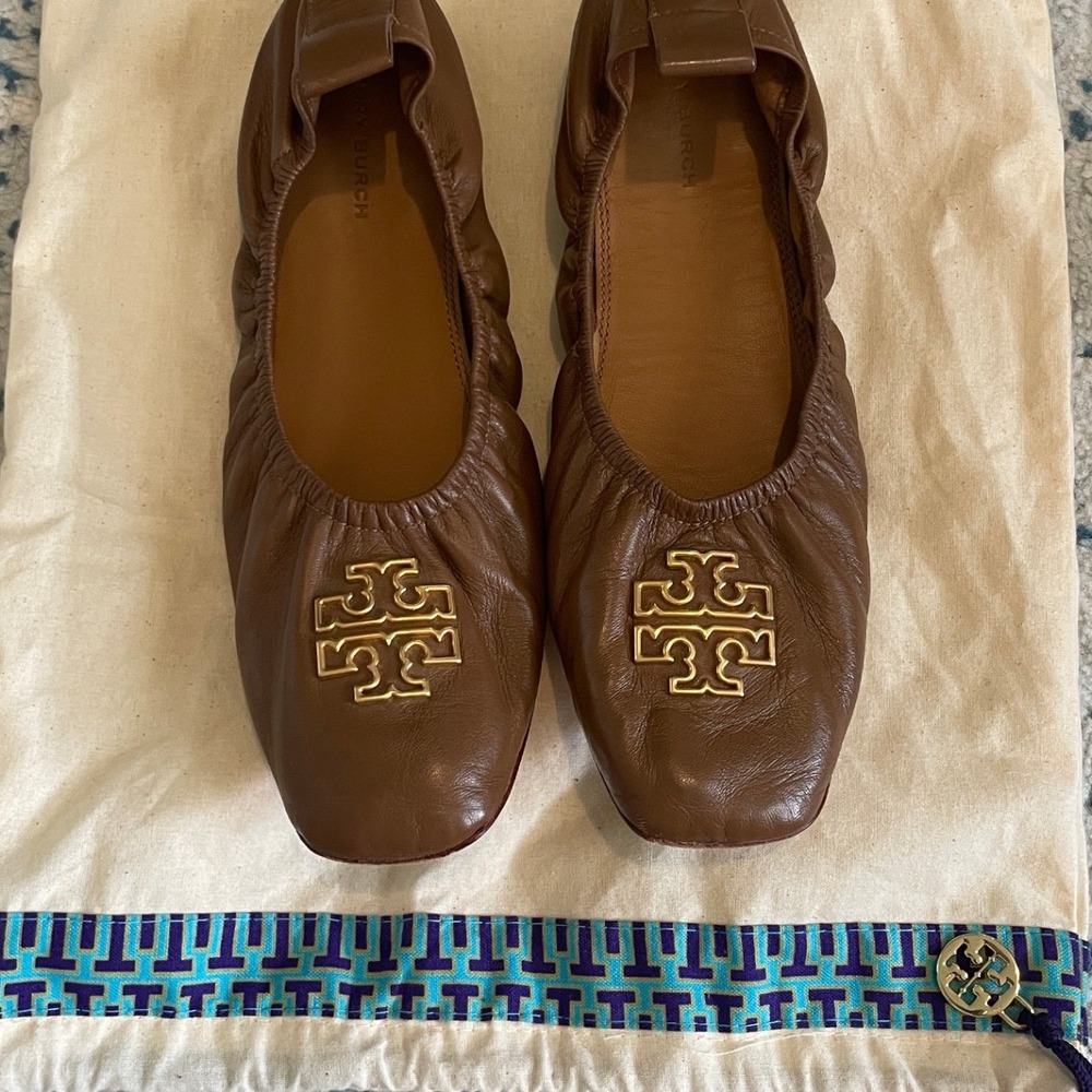 Tory Burch Britten Ballet Flats Brown Leather Gold Logo Square Toe Size 8.5M